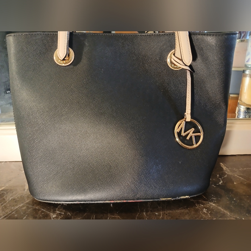 Michael Kors Black Tote Bag - Picture 3 of 16